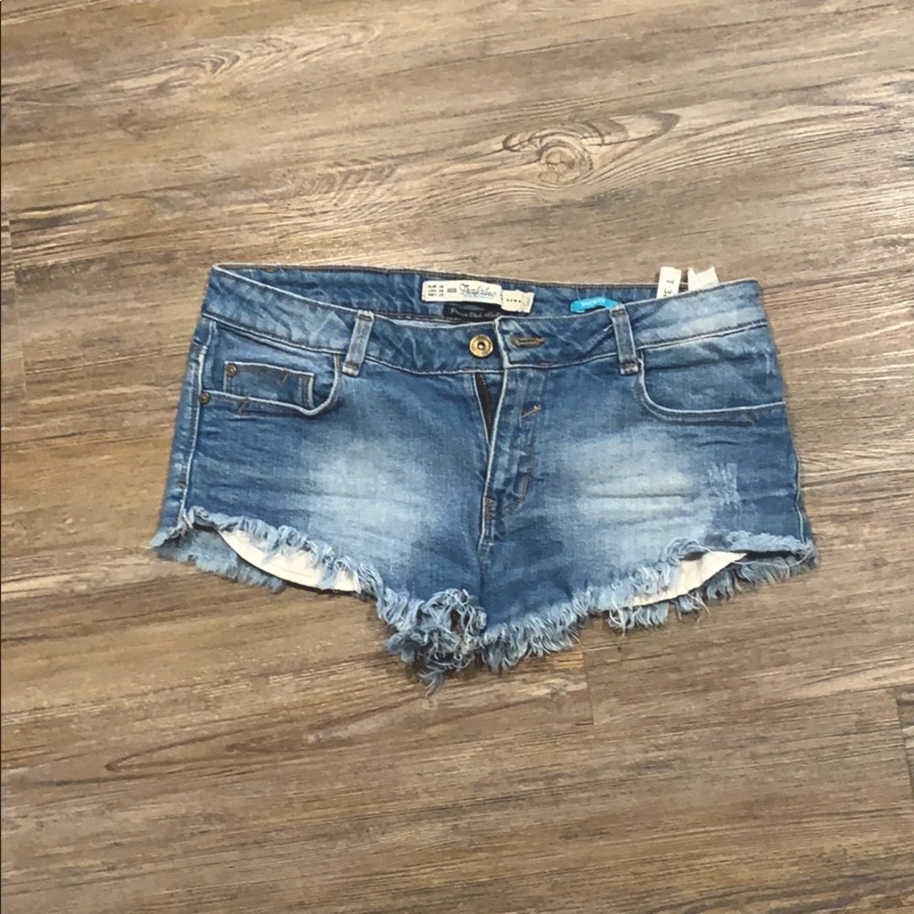 Trafaluc Zara cheeky shorts
